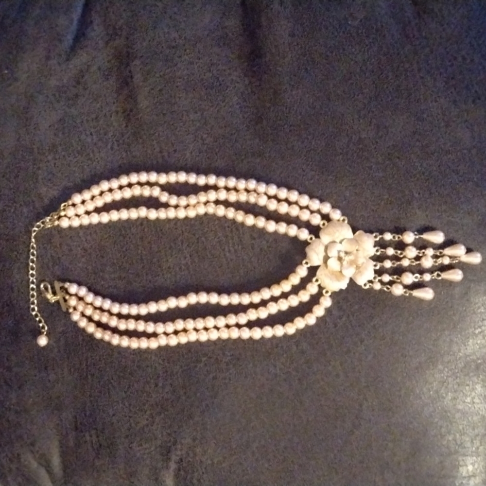 Vintage pink necklace with flower